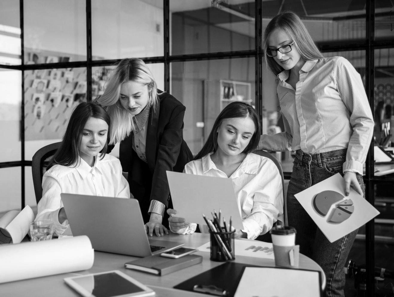 Expert analysant les tendances du marché de l'assurance